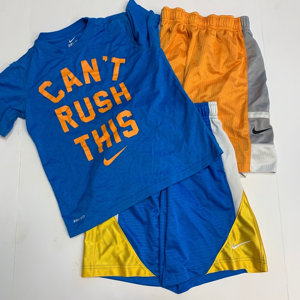 Boys X-Small Nike Shorts and Tee